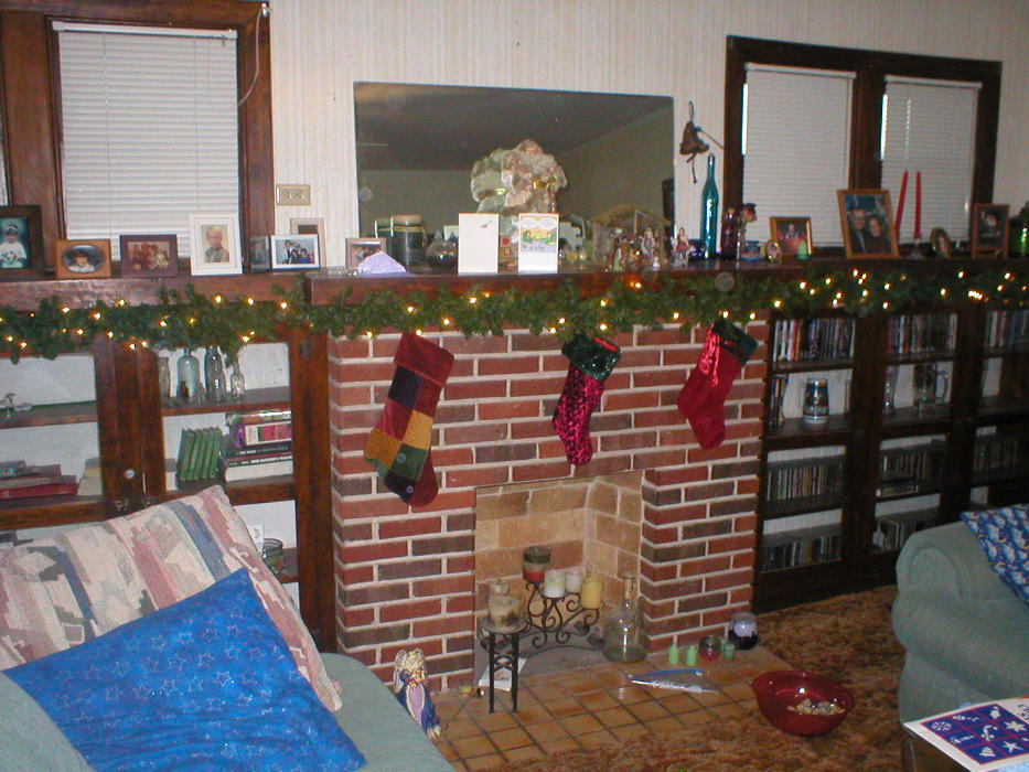 Hearth1.jpg (161877 bytes)